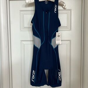 2XU women’s trisuit - NWT